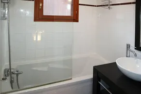 Overfladeareal: ca. 43 m². Orientering: Vest. Stue med sovesofa - Image 2