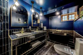 North House - Majestic 3-Bedroom Designer Apartment - Image 4