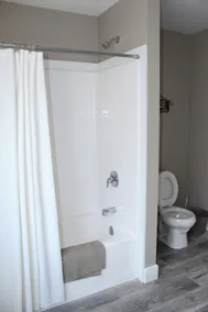 Grand Bend Beach Luxury Home: Cozy & Upscale - Image 5