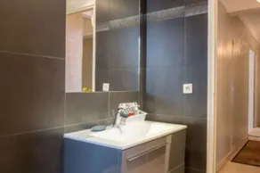 Spacious luxury apt center of Cannes 7 min to Palace Festival, 3 min to beach  \n - Image 2