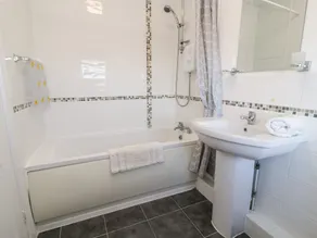 HALCYON, pet friendly, country holiday cottage in Benllech - Image 3