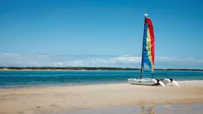 Golden Shores Unit 3 21 Landsborough Parade - Image 4