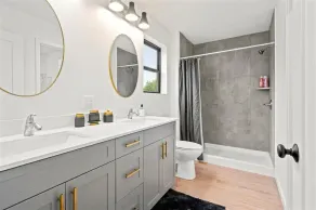 Modern 4 Bed/3.5 Bath Farmhouse Steps to Downtown CF! - Image 3