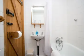 Spacious family cottage on farm on Roman Wall in Northumberland National Park - Image 2