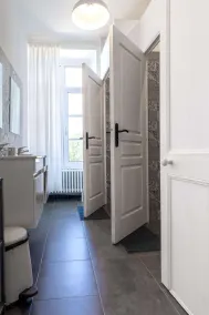 Large & Charming house / 5 mins from beach / 6 Bedrooms - Image 3