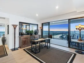 Three-Bedroom Deluxe Renovated Sky High Penthouse - Image 5