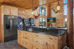Luxury Lodge on 120 Acres! - Image 3