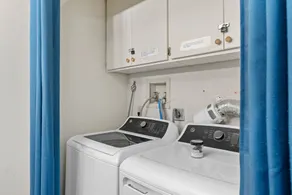 Heavenly Chairview Condo home - Image 2