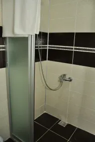 Un Side Apart Hotel - Image 4