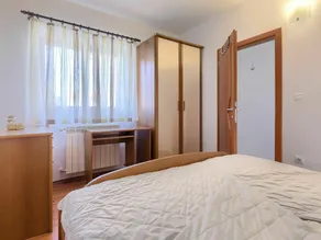 Nice apartment for 6 guests with A/C, WIFI, hot tub, TV, terrace and pets allowed - Image 4