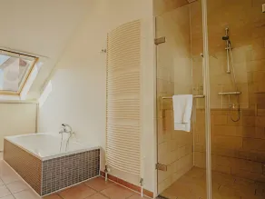 Penthouse with Lake Views - Image 4
