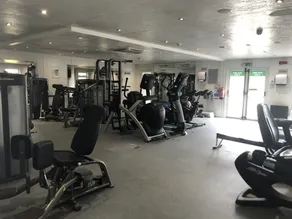Holiday Lodge 2 bedrooms, pool, gym, tennis, in beautiful Cornish countryside - Image 2
