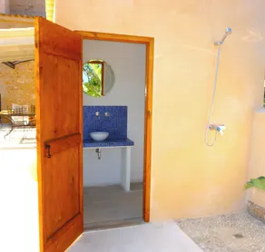 Casa 3 Leones - renovated finca-style townhouse, patio, garden and long pool - Image 2