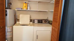 Private Spacious Apartment in Quiet, Safe, Cozy neighborhood - NO STAIRS! - Image 2