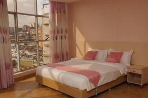 La'Ponye Hotel & Apartments - Image 4