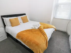 Holly Terrace - 2 Bedrooms - Sleeps 3 - Image 4
