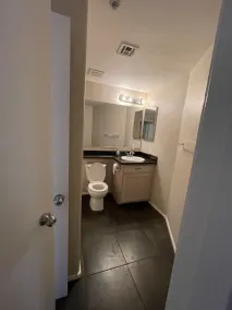 Biltmore Area Spacious 2 bedrooms 2 baths townhome with a bonus room and balcony - Image 5