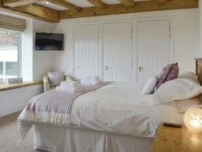 2 bedroom accommodation in Heasley Mill, near South Molton - Image 3