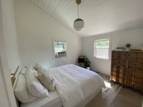Modern Cottage with Private Pond, Spa and Views - Image 4