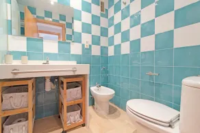 Global Vacacional, Apartamento con terraza y piscina en la playa de Canet - Image 3