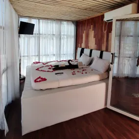 Beachfront Tiny Home located on a private(ish) beach in Watamu - Image 4