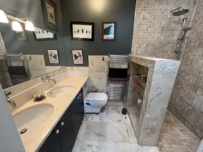 Luxury 4 Bedroom Family Home in Quaint Shannon Side Village - Image 3