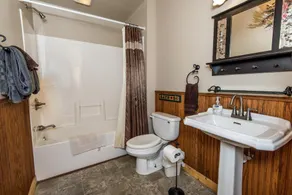 Boondock Vacation Log Cabin - Image 4