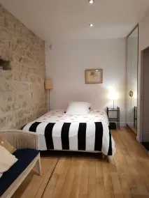 Design apartment on private garden in the heart of Batignolles. - Image 5