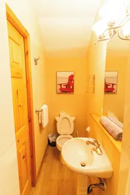 Banff Woods Lodge 2 BR 2 Bath 6 Sleep near Canmore - Image 4