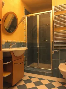 LARGE apartment 9 people, 200 meter to sea - Image 4