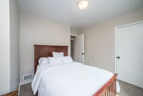 ⭐️Newly Renovated Perfect 4 Business and Leisure $5 Express to Steeler Game - Image 5