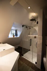 Casa sul tetto di paglia sul lago per un massimo di 8 persone con 4 camere da letto, camino, sauna, biliardo, cielo - Image 5