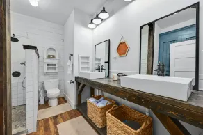 “Hometown Hideaway” in the heart of Downtown Liberty Hill - Image 2
