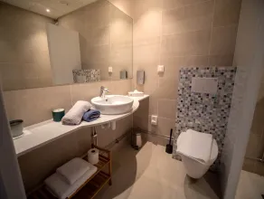 Deus Hotel - Image 2