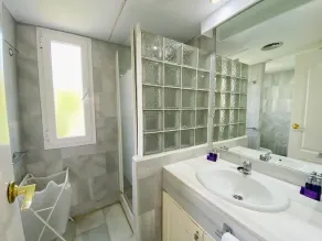 Duplex 3 Bedroom, Top floor F-3 - Image 2