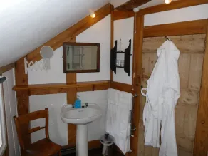 Luxurious Cottage with Lovely Views in Rural Location - Image 3