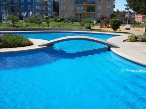 Espacioso departamento con piscina - Image 5