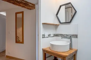 La Tourette – Charming, Unique Cottage with Private Terrace, Garden, and Wi-Fi - Image 5