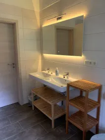 Casa vacanze idilliaca indipendente in mezzo alla natura per 6-8 persone - Image 4
