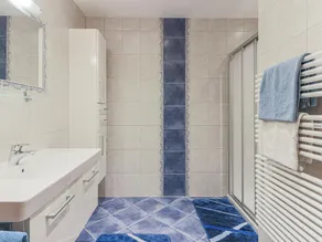 Appartamento con 8 camere da letto per 16 persone - Image 2