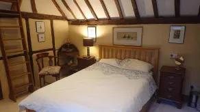 Charming 17th Century 2-bed Cottage in Medmenham - Image 5