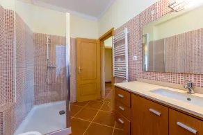 Villa Amarela ist eine wunderschöne, großzügige Villa mit privatem Pool - Image 2