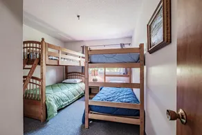 On Mountain two bedroom unit sleeping 9 - Image 3