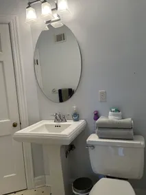 Quiet Two Bedroom House - Image 2