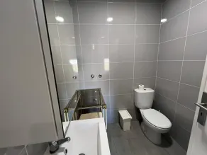 Maison avec 2 chambre mobilé moderne1 suite avec toillet, terrasse /25 km Porto - Image 3