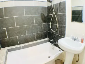 Queen Full Twin Bed/Sleeps 5/Furnished Private APT/In-Unit Washer Dryer/65\" HDTV - Image 4