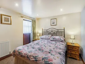 A spacious cottage with a first floor living space boasting far reaching views. - Image 5