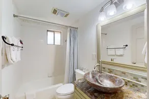 Two homes in one - panoramic sound views - two kitchens, fireplaces & jetted tub - Image 5