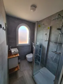 House in the heart of the village 500 m from the lake - Image 3