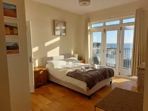Magnifique penthouse moderne de 3 chambres à coucher, à deux pas de la plage. - Image 3